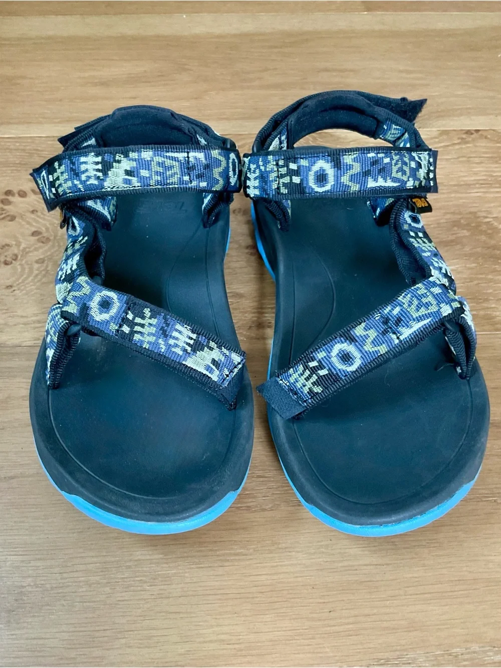 Teva Kids Hurricane XLT 2 Sport Sandals Sz 4 Big Kid Blue Outdoor Water Hike Y2K